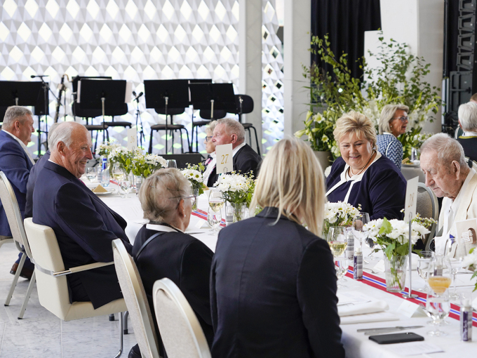 King Harald and Prime Minister Erna Solberg during the Government’s luncheon for veterans and survivors. Photo: Heiko Junge / NTB
